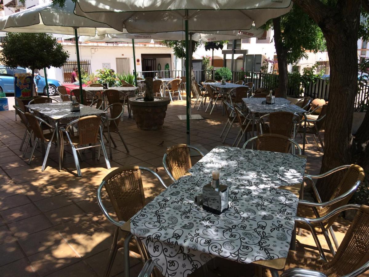 Pensión Restaurante El Cruce de Hornos Exterior foto