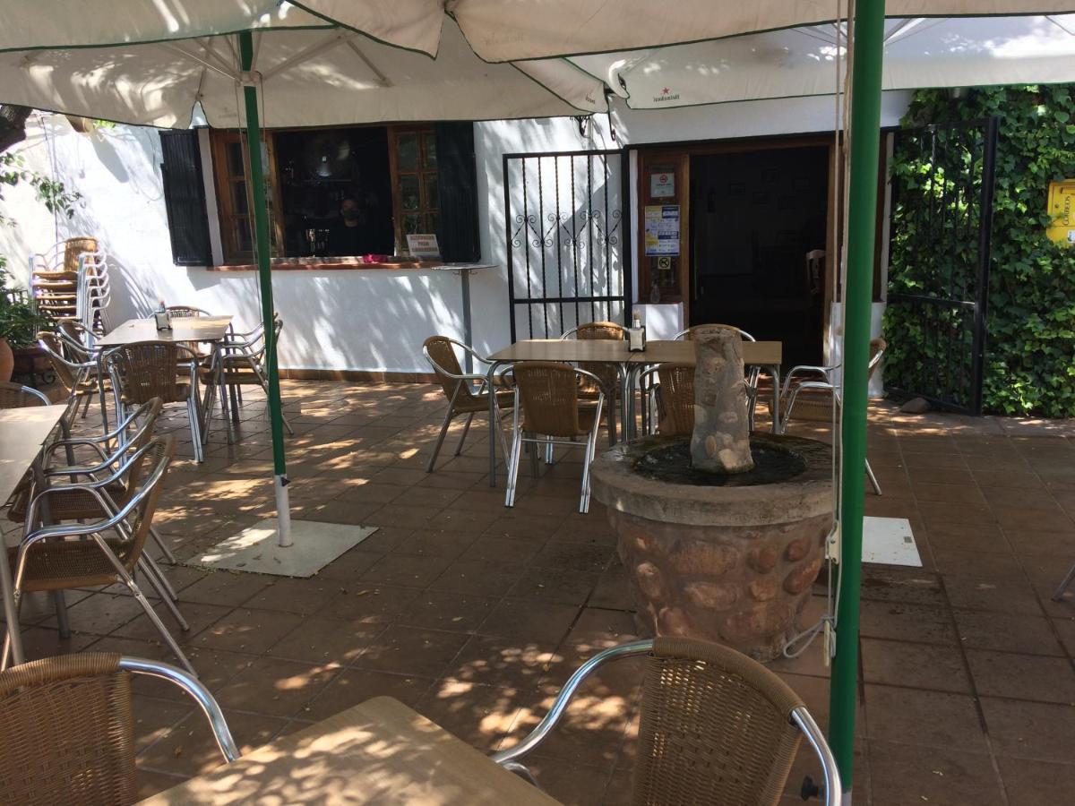 Pensión Restaurante El Cruce de Hornos Exterior foto